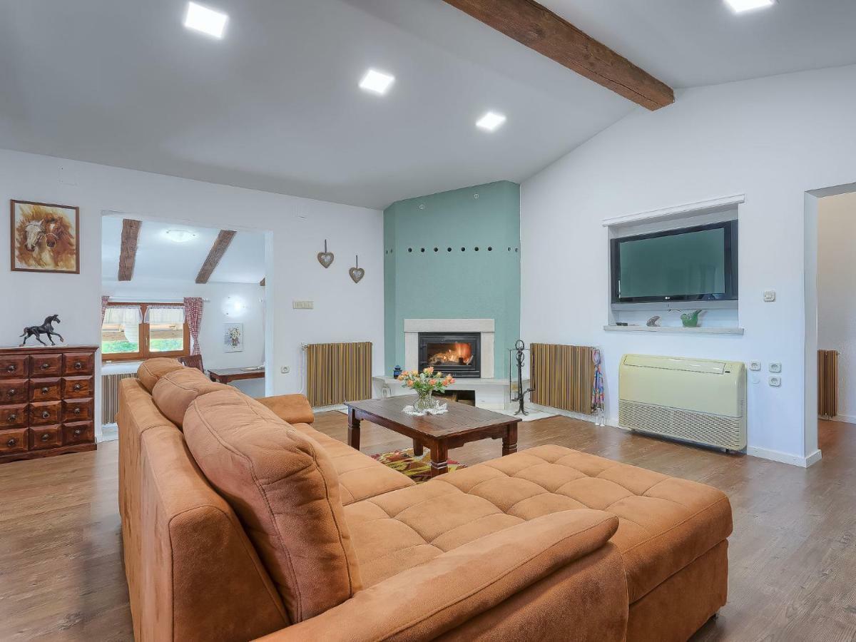 Holiday Home Country House D&D By Interhome Пула Экстерьер фото