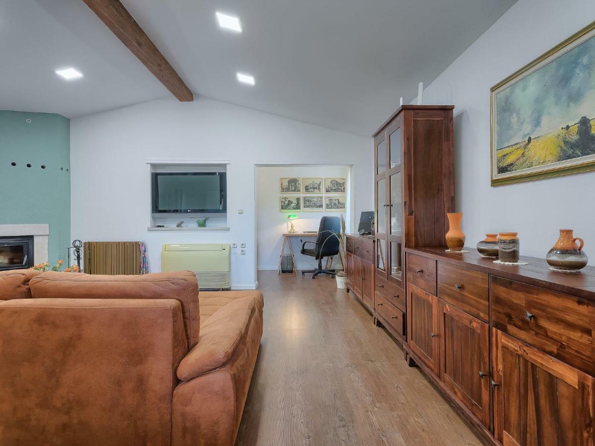 Holiday Home Country House D&D By Interhome Пула Экстерьер фото