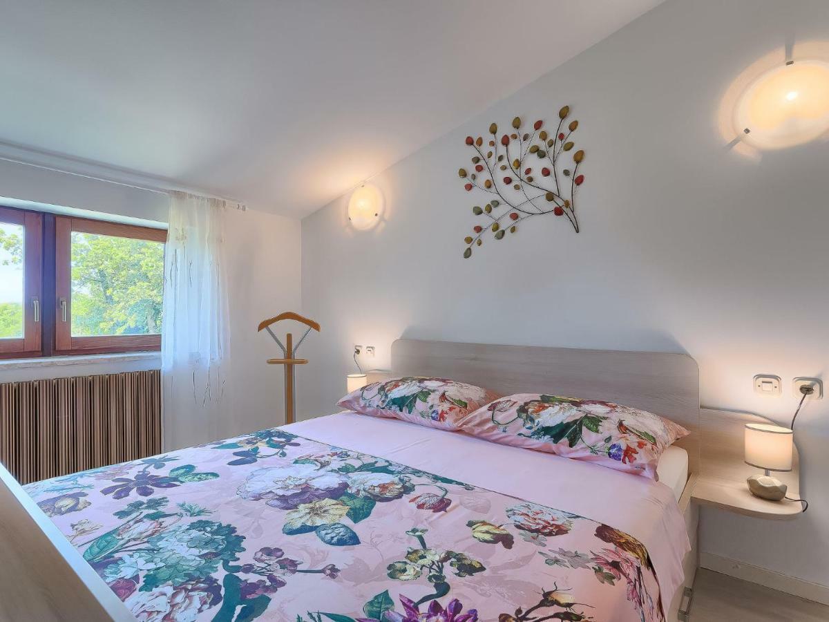 Holiday Home Country House D&D By Interhome Пула Экстерьер фото